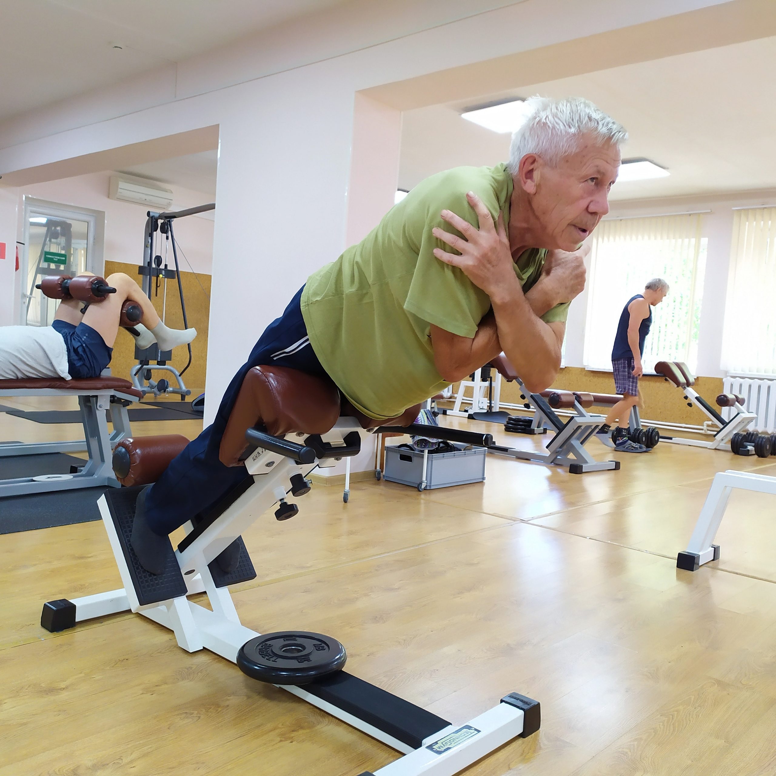После 60 лет укрепление. Физкультура для пожилых. Лечебная физкультура для пожилых. ЛФК для пожилых людей. Лечебная физическая культура для пожилых людей.